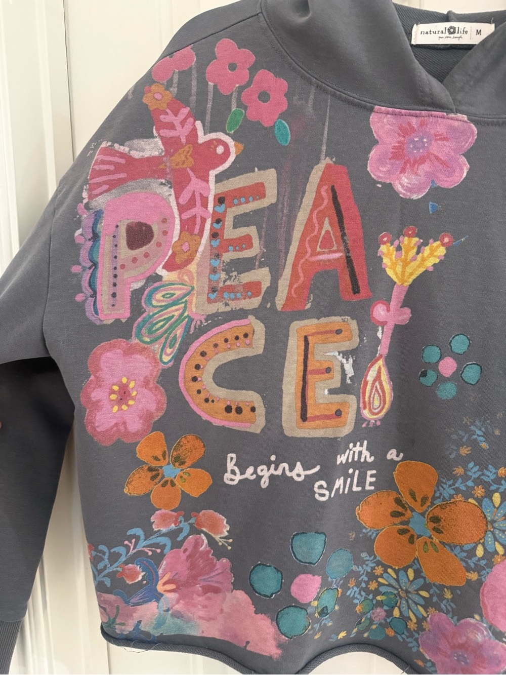 Natural Life Peace Begins With a Smile grey cropped Print Hoodie cotton blend - Picture 2 of 5